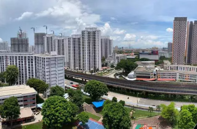 整套出租 • 武吉班让 • 327 Clementi Avenue 5 • S$3600 • 3房(2臥室) • 750ft² / 69m²