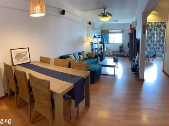 整套出租 • 武吉班让 • 327 Clementi Avenue 5 • S$3600 • 3房(2臥室) • 750ft² / 69m² 照片