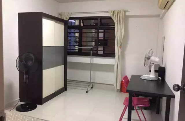 单间出租 • 林厝港 • 652A Jurong West Street 61 • S$850 • 4房(3臥室) • 普通房