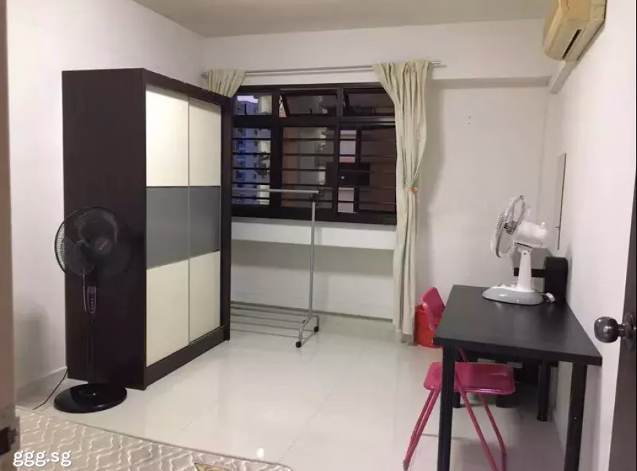单间出租 • 林厝港 • 652A Jurong West Street 61 • S$850 • 4房(3臥室) • 普通房 照片