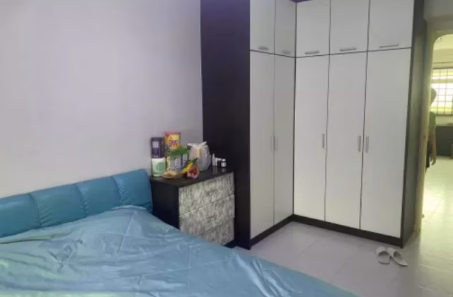 单间出租 • 西部集水区 • 496E Tampines Avenue 9 • S$1000 • 5房(4臥室) • 主人房