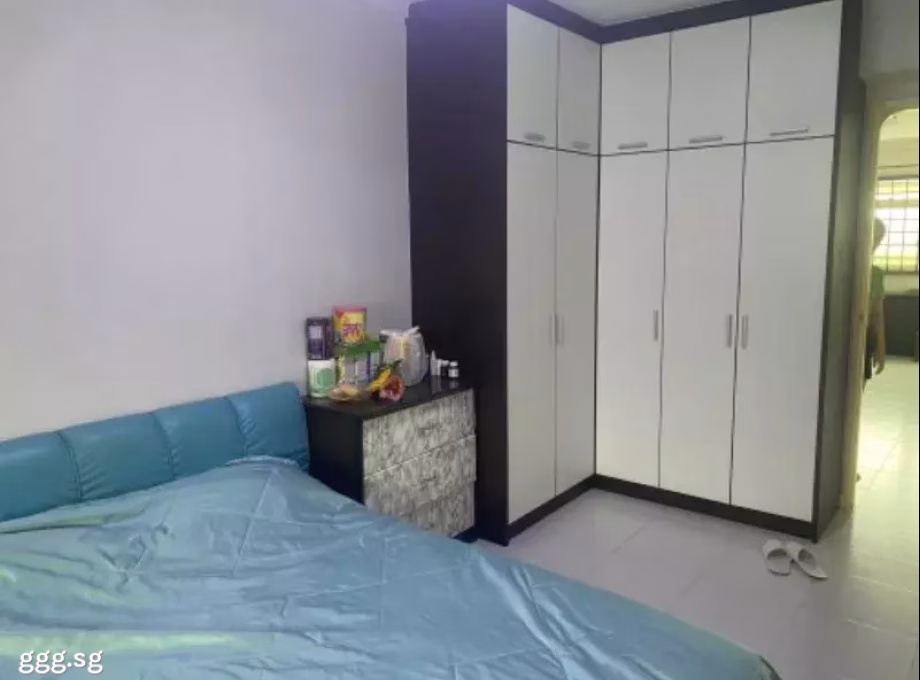单间出租 • 西部集水区 • 496E Tampines Avenue 9 • S$1000 • 5房(4臥室) • 主人房 照片