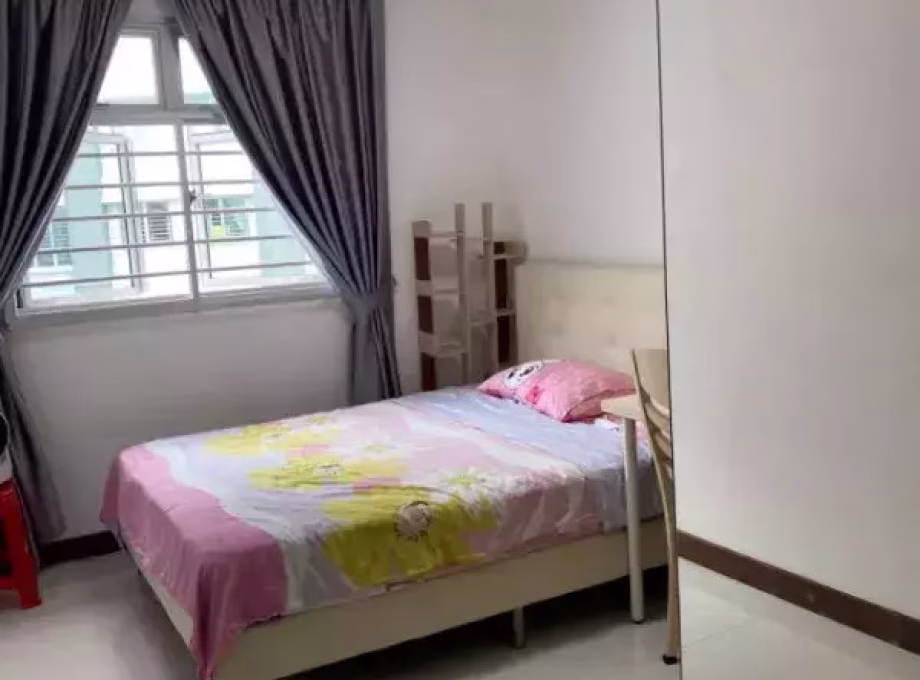 单间出租 • 芽笼 • 815B Choa Chu Kang Avenue 7 • S$800 • 4房(3臥室) • 普通房 照片