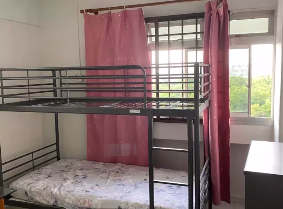 单间出租 • 西部集水区 • 496E Tampines Avenue 9 • S$750 • 5房(4臥室) • 普通房 照片