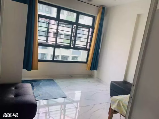 单间出租 • 梧槽 • 508B Yishun Avenue 4 • S$600 • 5房(4臥室) • 佣人房 照片