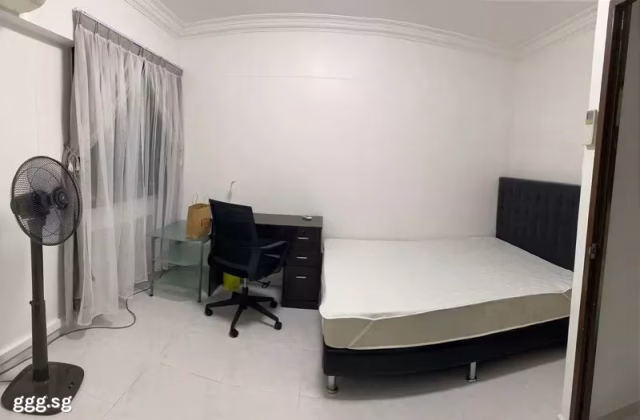 单间出租 • 三巴旺 • 605 Woodlands Drive 42 • S$750 • 3房(2臥室) • 普通房