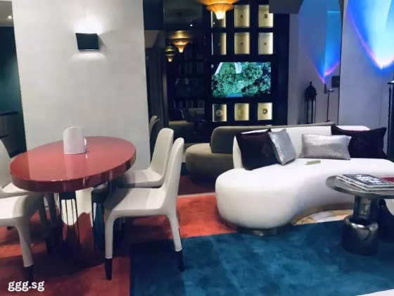 房屋出售 • 登加 •  Klimt Cairnhill • S$2650000 • 共管公寓 • 829ft² / 77m² 照片