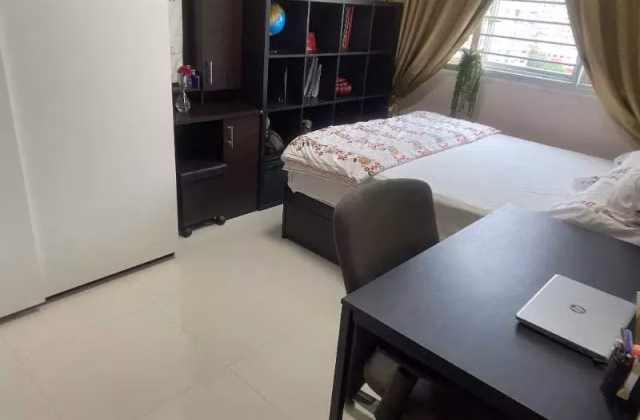 单间出租 • 西部集水区 • 890A Tampines Avenue 1 • S$2000 • 执行组屋 • 主人房