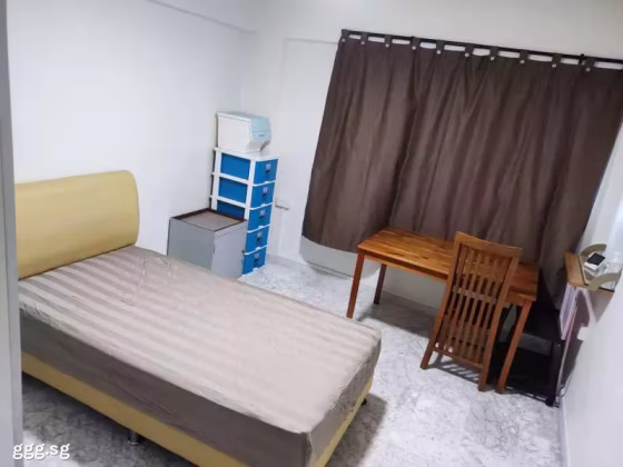 单间出租 • 林厝港 • 544 Jurong West Street 42 • S$950 • 4房(3臥室) • 普通房 照片