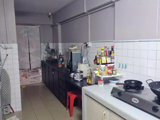 单间出租 • 梧槽 • 403 Yishun Avenue 6 • S$438 • 4房(3臥室) • 普通房 照片