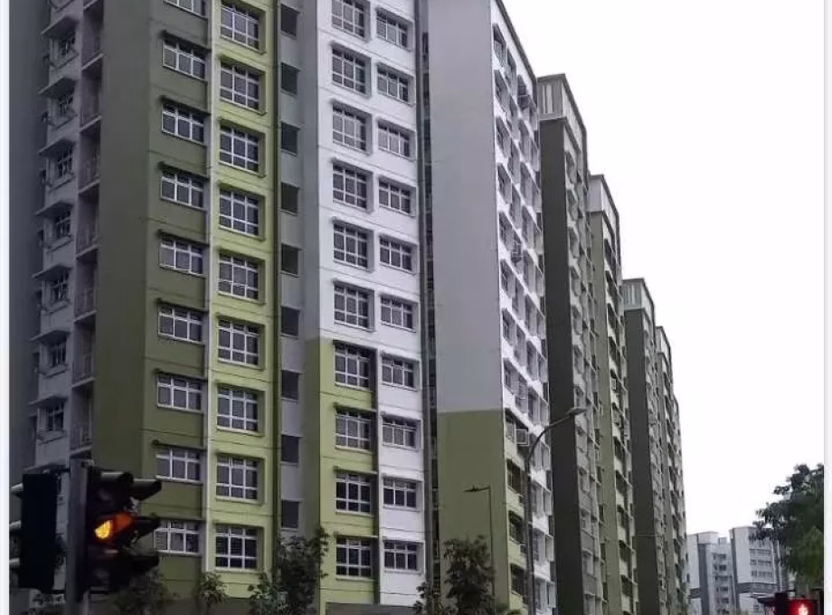 单间出租 • 梧槽 •  Yishun Avenue 6 • S$1300 • 3房(2臥室) • 普通房 照片