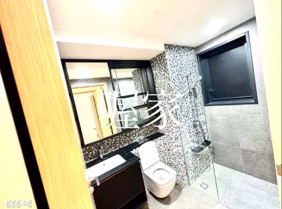 单间出租 • 欧南 •  The Antares • S$2688 • 住宅公寓 • 主人房 照片
