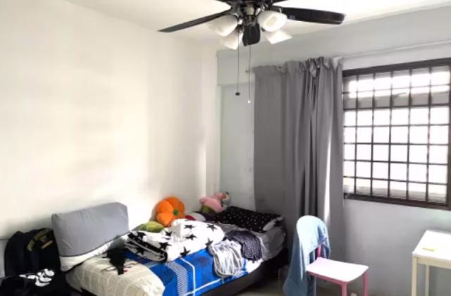 单间出租 • 三巴旺 • 325 Woodlands Street 32 • S$880 • 执行组屋 • 普通房