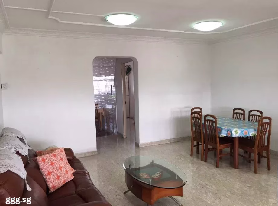 单间出租 • 裕廊西 • 516 Jurong West Street 52 • S$1400 • 4房(3臥室) • 普通房 照片
