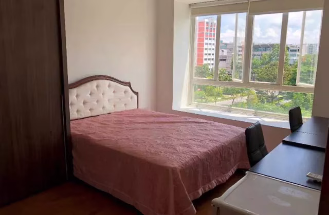 单间出租 • 芽笼 •  Mi Casa • S$1700 • 共管公寓 • 主人房