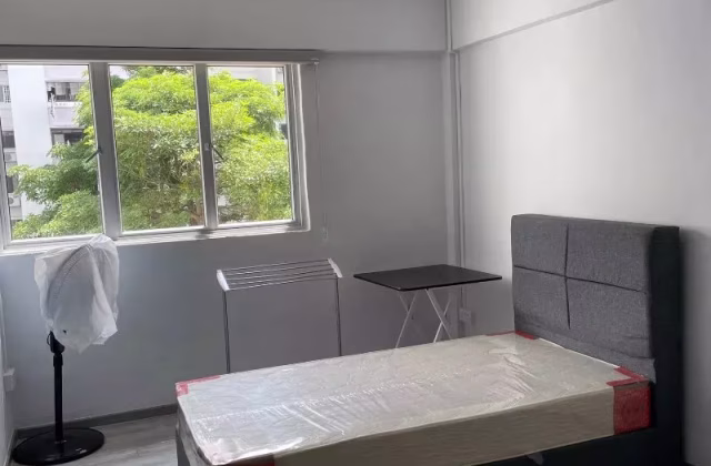 单间出租 • 三巴旺 • 205 Marsiling Drive • S$1100 • 3房(2臥室) • 普通房