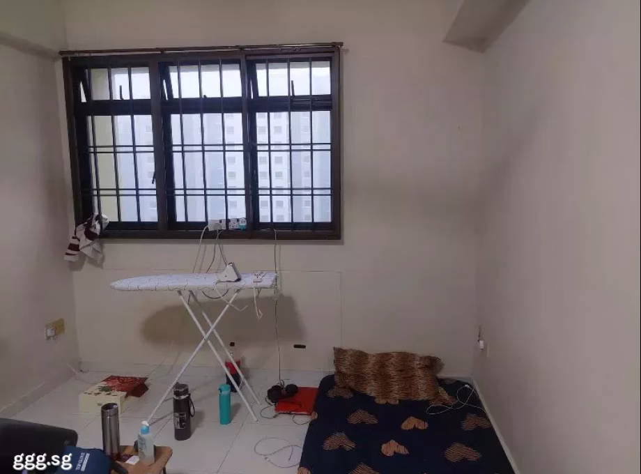 单间出租 • 林厝港 • 651B Jurong West Street 61 • S$650 • 3房(2臥室) • 普通房 照片