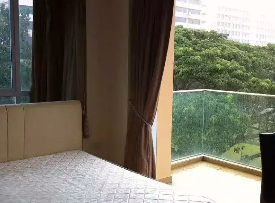 单间出租 • 欧南 •  The Diamond • S$1600 • 住宅公寓 • 主人房 照片