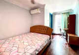 单间出租 • 梧槽 •  Heeton Park • S$1300 • 住宅公寓 • 主人房