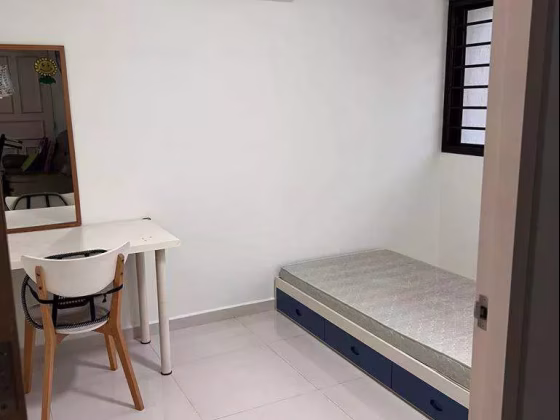 单间出租 • 梧槽 • 209 Yishun Street 21 • S$1000 • 5房(4臥室) • 普通房 照片