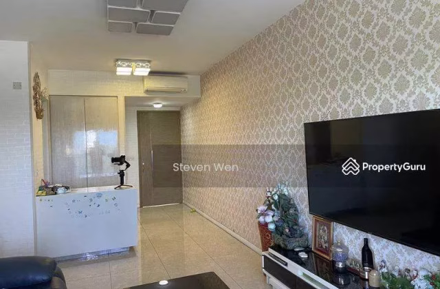 房屋出售 • 西部集水区 •  The Santorini • S$1688000 • 共管公寓 • 1152ft² / 107m²