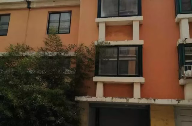 房屋出售 • 武吉班让 •  Regent Park • S$500000 • 独栋别墅 • 3000ft² / 278m²