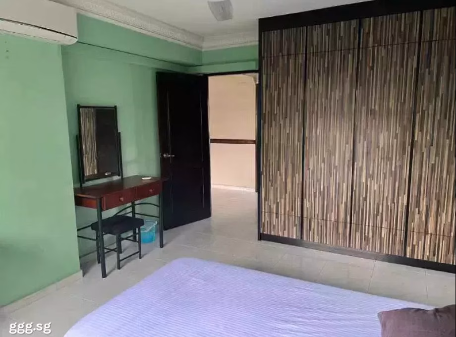 整套出租 • 三巴旺 • 870 Woodlands Street 81 • S$350 • 2房(1臥室) • 2000ft² / 185m² 照片