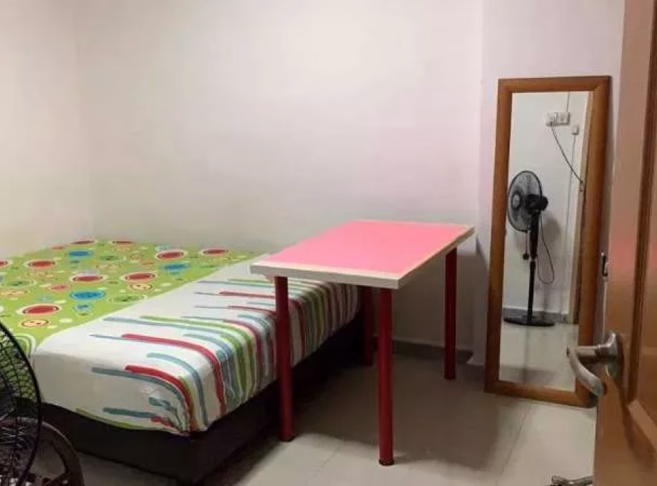 单间出租 • 蔡厝港 • 4 Holland Close • S$1500 • 3房(2臥室) • 普通房 照片
