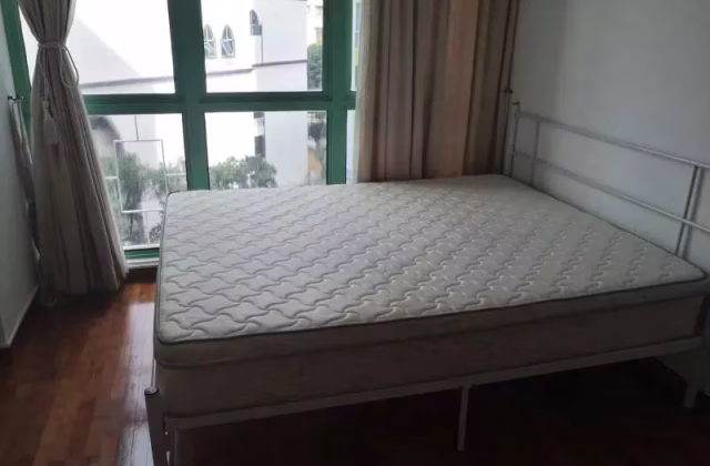 单间出租 • 欧南 •  Paya Lebar Residences • S$1300 • 住宅公寓 • 普通房