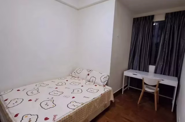 单间出租 • 欧南 •  Lorong 42 Geylang • S$1200 • 联排排屋 • 普通房