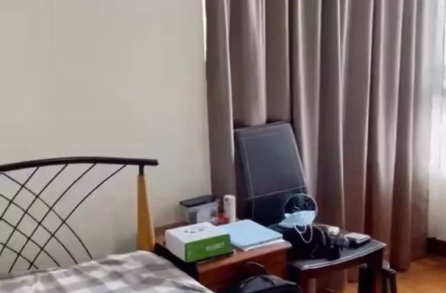 单间出租 • 巴耶利峇 •  The Mayfair • S$1100 • 住宅公寓 • 普通房