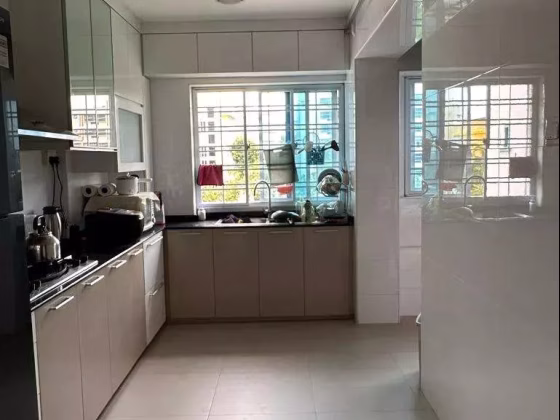 单间出租 • 新加坡河 • 578 Hougang Avenue 4 • S$1000 • 执行组屋 • 普通房 照片