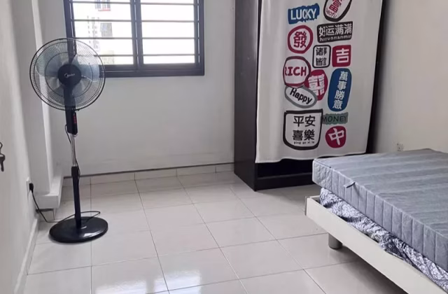 单间出租 • 后港 • 360C Admiralty Drive • S$1200 • 5房(4臥室) • 普通房