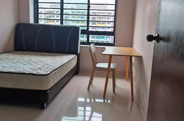 单间出租 • 碧山 • 438B Sengkang West Avenue • S$950 • 3房(2臥室) • 佣人房