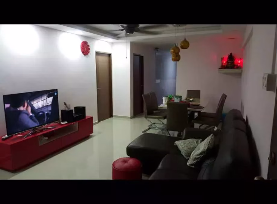 单间出租 • 乌节 • 576 Ang Mo Kio Avenue 10 • S$1100 • 3房(2臥室) • 普通房 照片