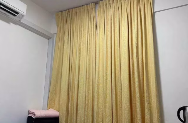 单间出租 • 欧南 •  Canberlin Apartments • S$1400 • 住宅公寓 • 普通房