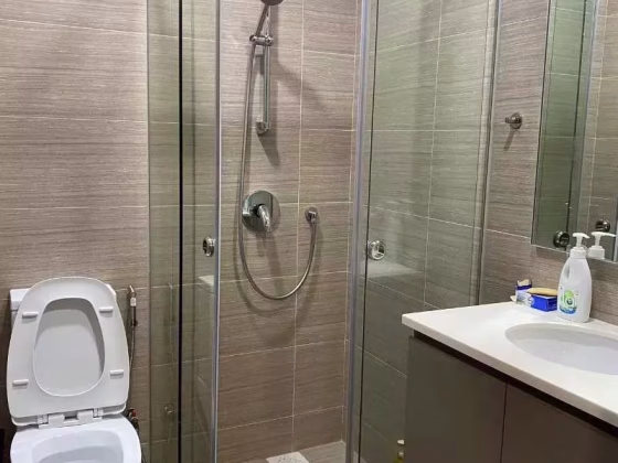 单间出租 • 欧南 •  Guillemard Suites • S$2200 • 住宅公寓 • 主人房 照片