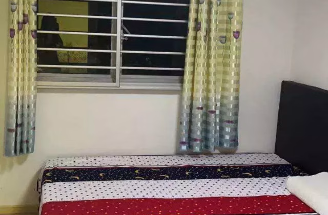 单间出租 • 芽笼 • 815B Choa Chu Kang Avenue 7 • S$1000 • 4房(3臥室) • 普通房