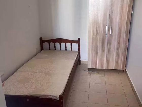 单间出租 • 武吉知马 •  Laguna Park • S$800 • 住宅公寓 • 佣人房 照片