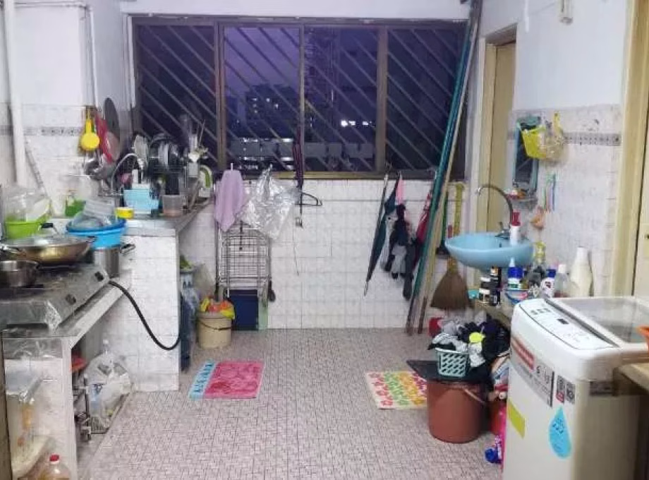 房屋出售 • 林厝港 • 186 Boon Lay Avenue • S$300000 • 3房(2臥室) • 635ft² / 58m² 照片