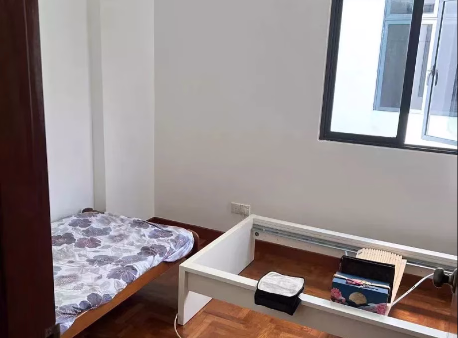 单间出租 • 新加坡河 •  Regentville • S$1500 • 住宅公寓 • 普通房 照片