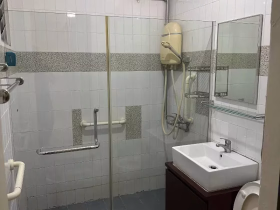 单间出租 • 西部集水区 • 875 Tampines Street 84 • S$1400 • 4房(3臥室) • 主人房 照片