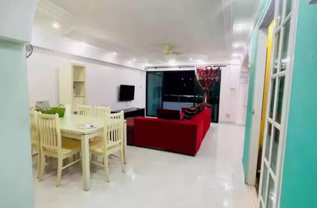单间出租 • 三巴旺 • 583 Woodlands Drive 16 • S$950 • 5房(4臥室) • 普通房