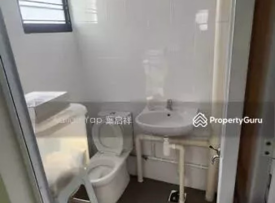 单间出租 • 武吉巴督 • 135 Bukit Batok West Avenue 6 • S$1300 • 3房(2臥室) • 主人房 照片