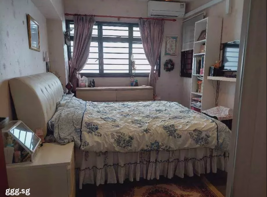 单间出租 • 乌节 • 315A Ang Mo Kio Street 31 • S$1800 • 4房(3臥室) • 主人房 照片