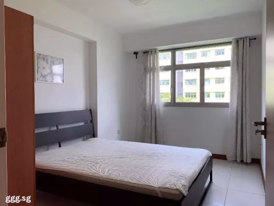 单间出租 • 梧槽 • 428A Yishun Avenue 11 • S$1200 • 4房(3臥室) • 普通房 照片