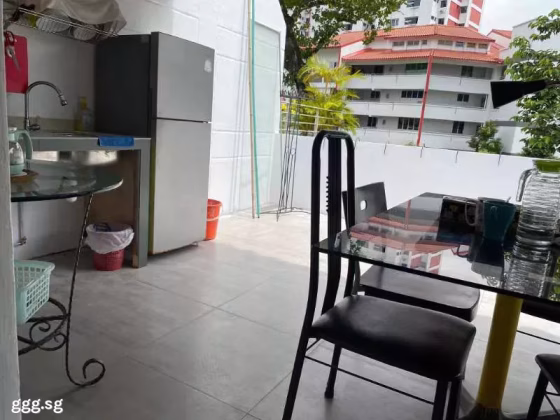 单间出租 • 新加坡河 •  Charlton Park • S$1600 • 优质洋房 • 主人房 照片