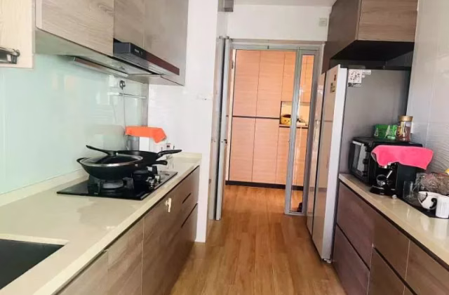 单间出租 • 红山 • 442D Fajar Road • S$1000 • 4房(3臥室) • 普通房