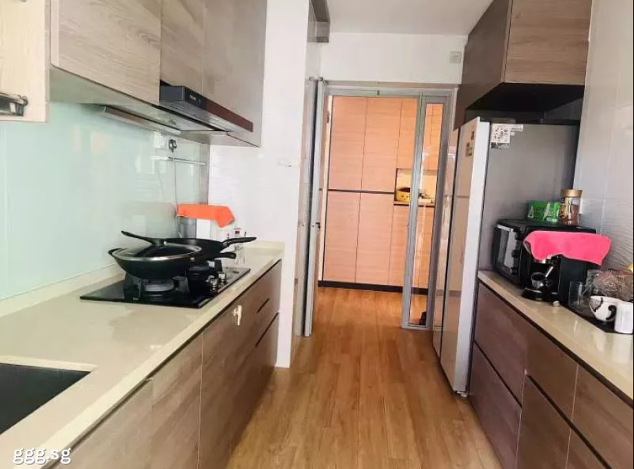单间出租 • 红山 • 442D Fajar Road • S$1000 • 4房(3臥室) • 普通房 照片