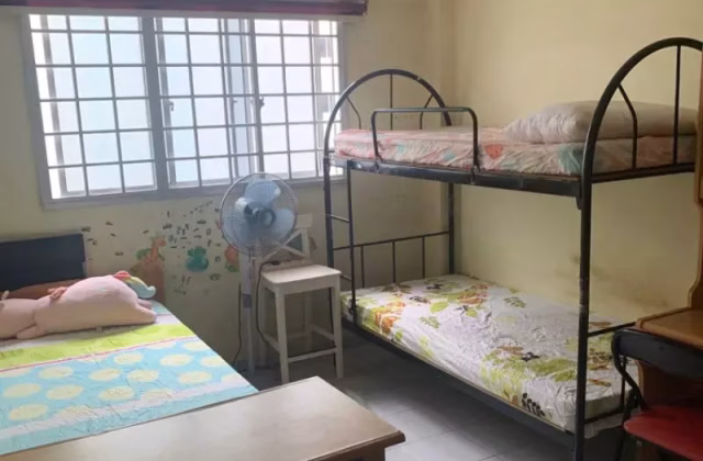 单间出租 • 梧槽 • 437 Yishun Avenue 6 • S$450 • 4房(3臥室) • 普通房